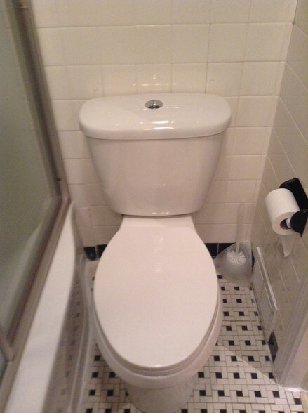 Building Photo - 241 E Township Line Rd