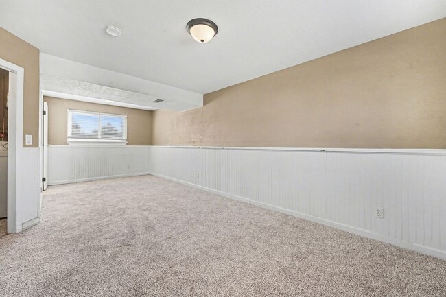Building Photo - Exceptional and spacious three bedroom, two bath home in Thornton.