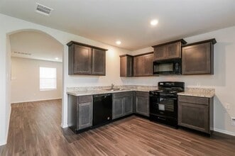 Building Photo - 514 Thompson Pl