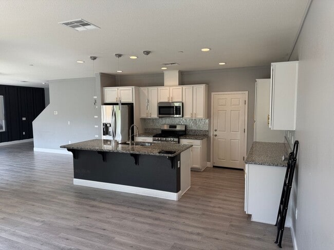 Building Photo - NOW AVAILABLE!! BEAUTIFUL HOME IN GATED CO...