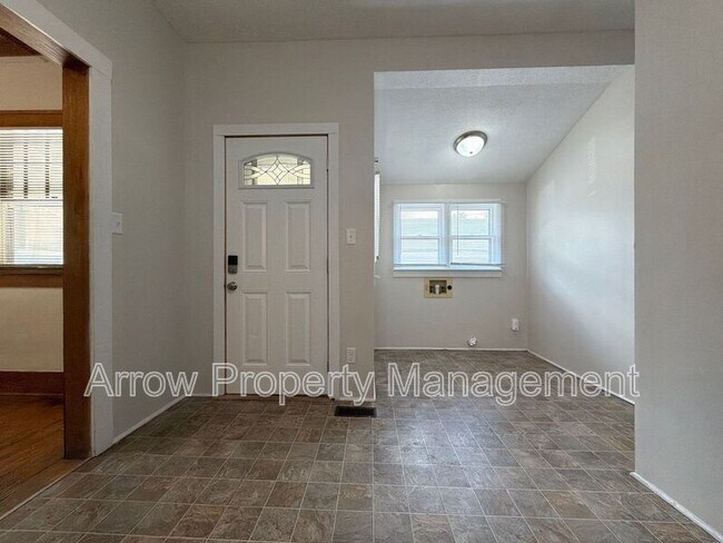 Building Photo - 415 N 32nd St