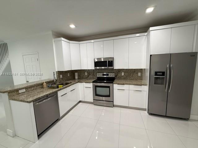 Building Photo - 3872 Tree Top Dr