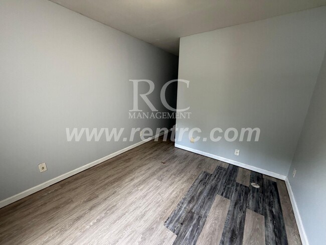 Building Photo - 123-13 Attica-W