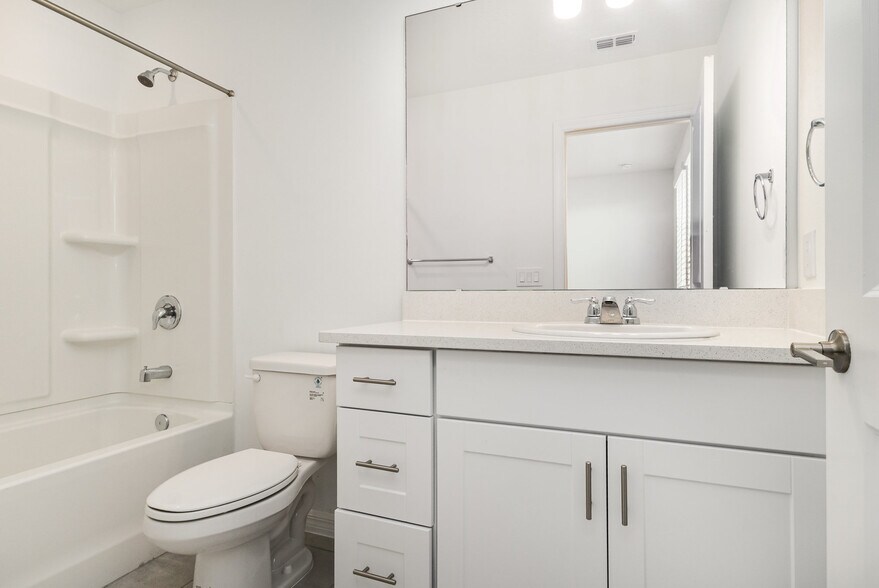 Building Photo - 2037 Viewfinder St