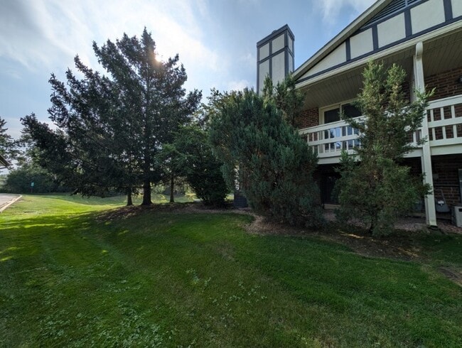 Building Photo - 9200 Drummond Dr