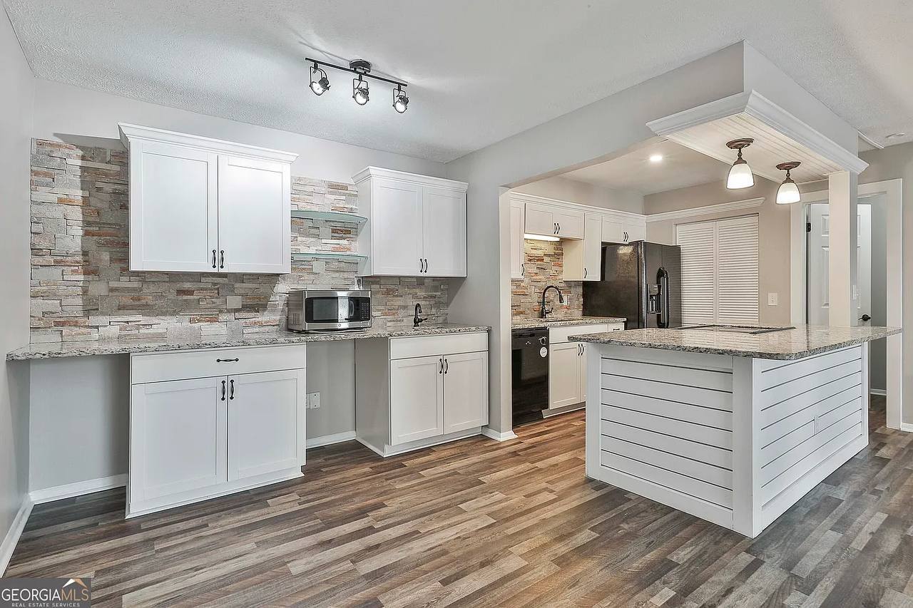 Building Photo - 202 Panstone Dr