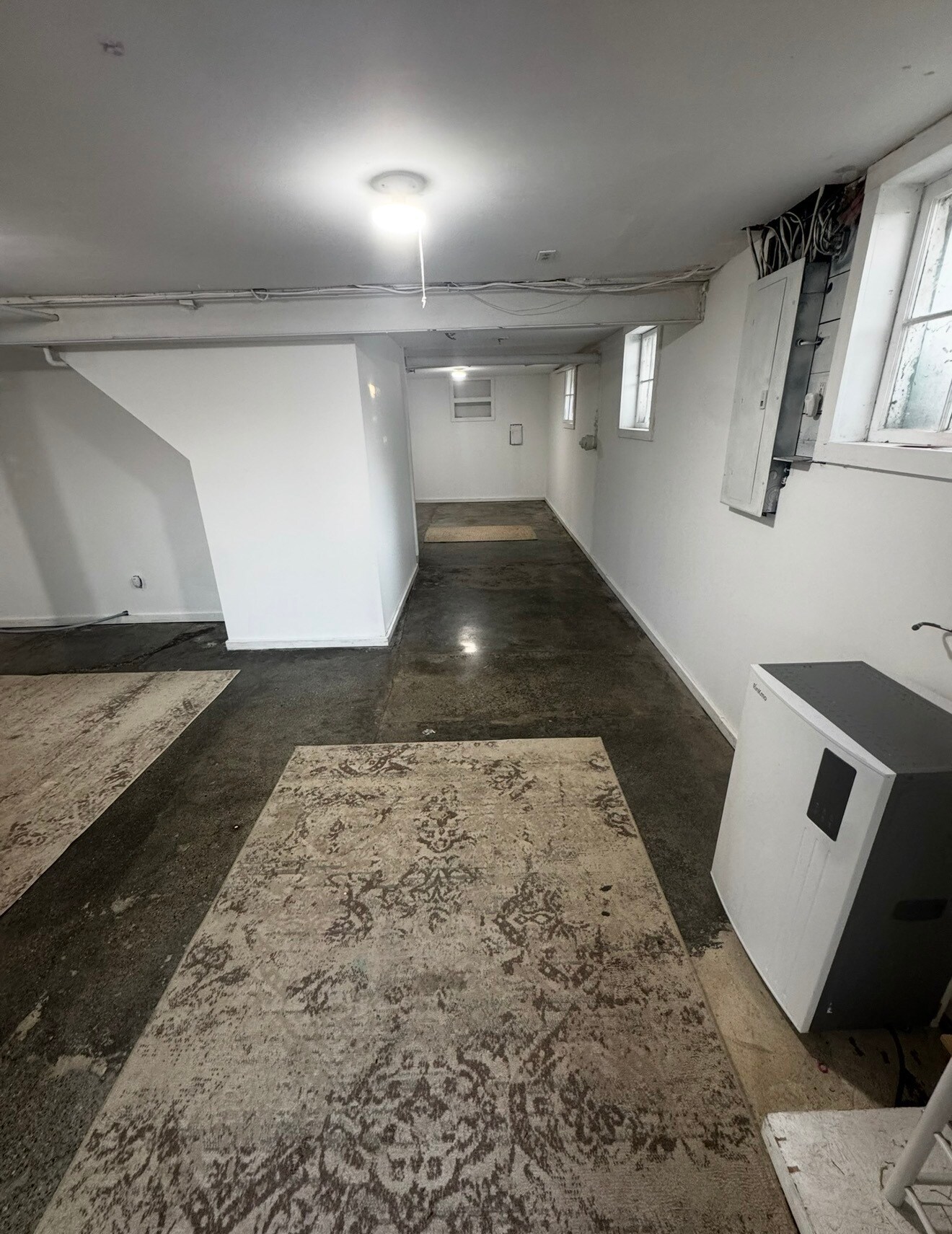 Building Photo - 47 E Gilson Ave