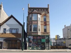 Building Photo - 3224 W North Ave