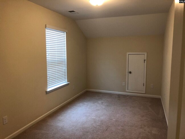 Building Photo - 636 Spanish Oak Dr