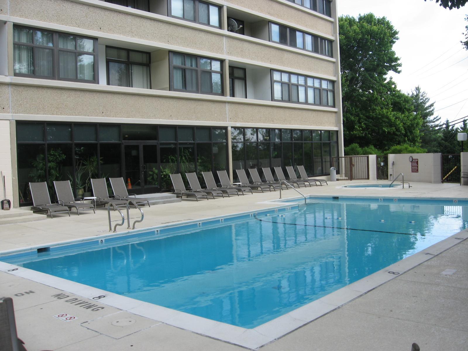 Building Photo - 5911 Edsall Rd., APT #705