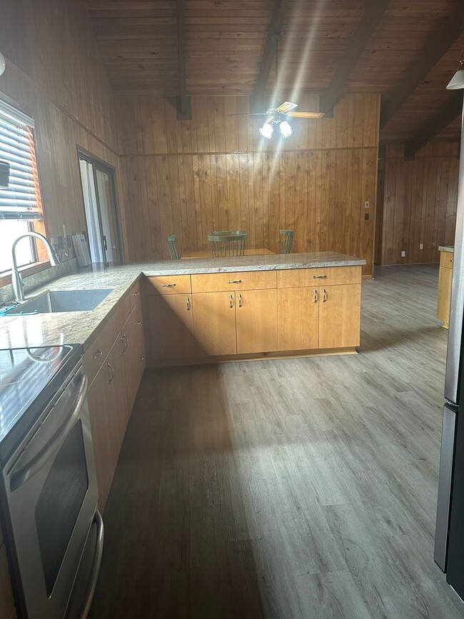 Building Photo - Cozy upcountry home