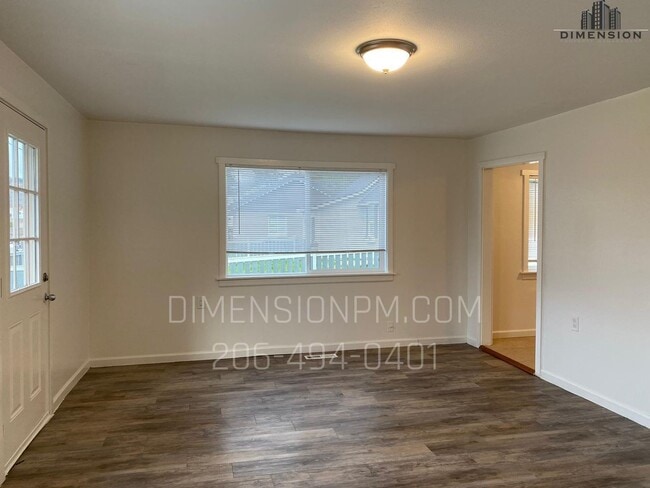 Building Photo - Charming Rambler 2-Bedroom Home with Fully Fenced Yard in Bremerton!
