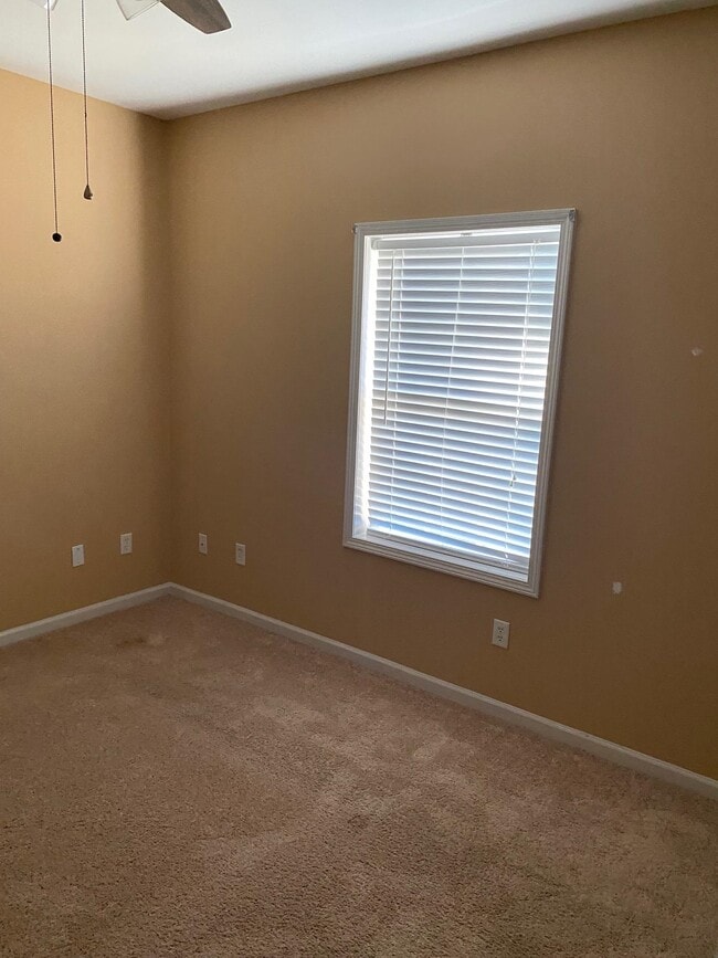 Building Photo - 1517 McPhearson Dr