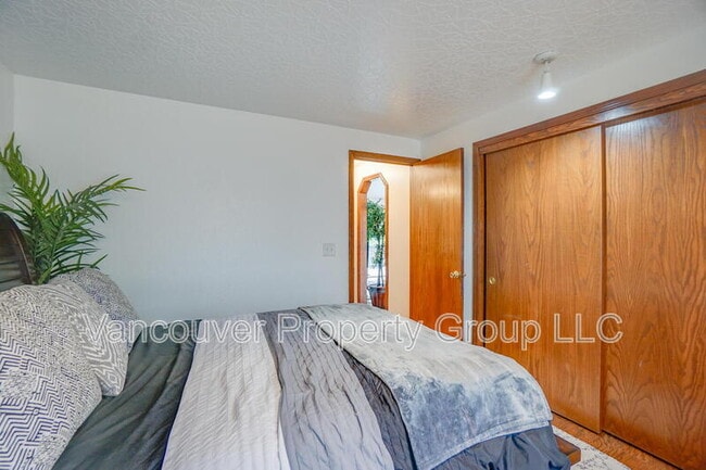 Building Photo - 4012 R St