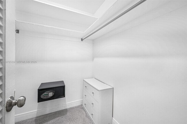 Building Photo - 5101 Collins Ave