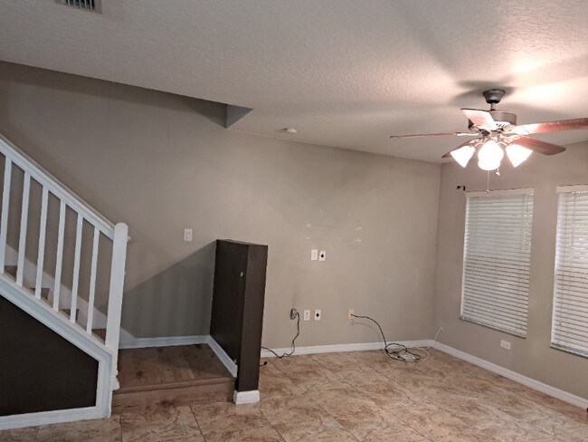 Building Photo - 2527 Aventurine St