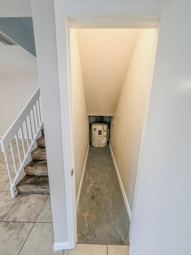 Building Photo - 1913 N Congress Ave