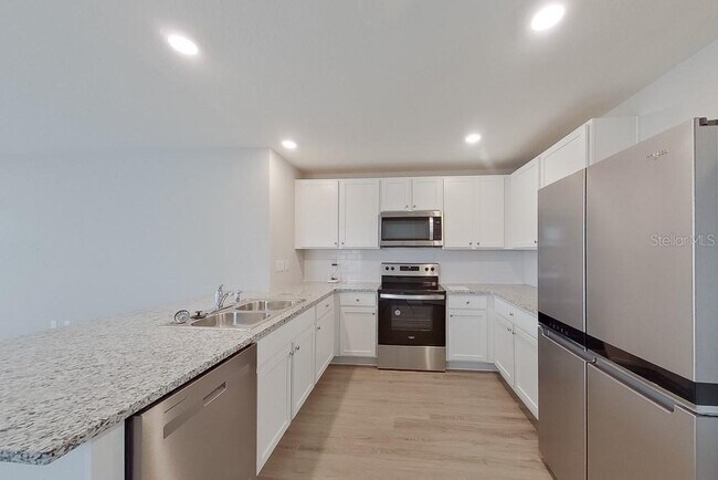 Building Photo - 4455 SW 85 Ln