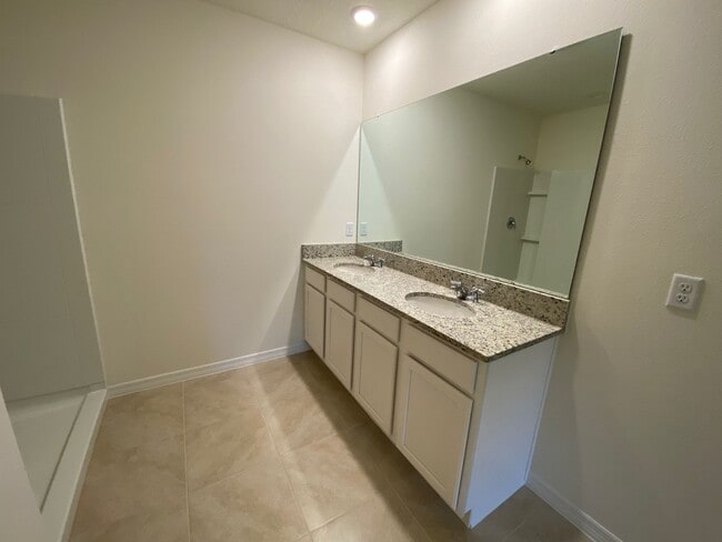 Building Photo - 956 Brooklet Dr