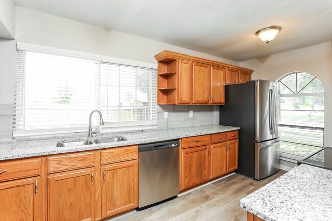 Building Photo - 8714 Miami Dr
