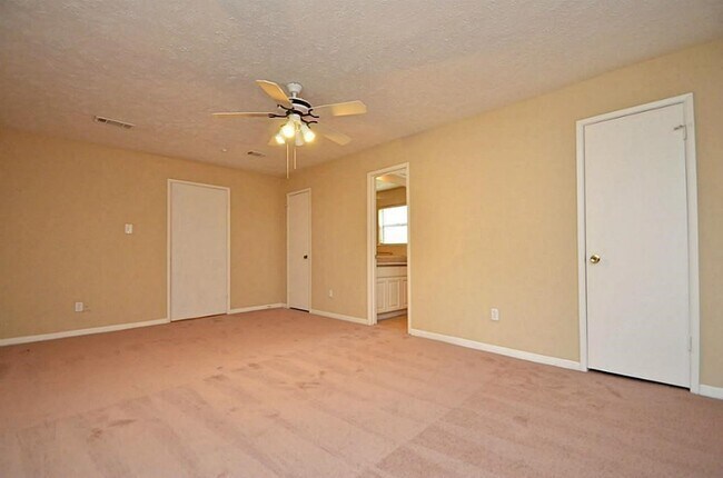 Building Photo - 3130 Frontier Dr