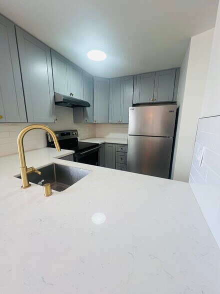 Primary Photo - 816 27th St