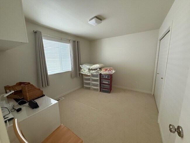 Building Photo - 3Bd/2.25Ba Lynnwood Townhouse