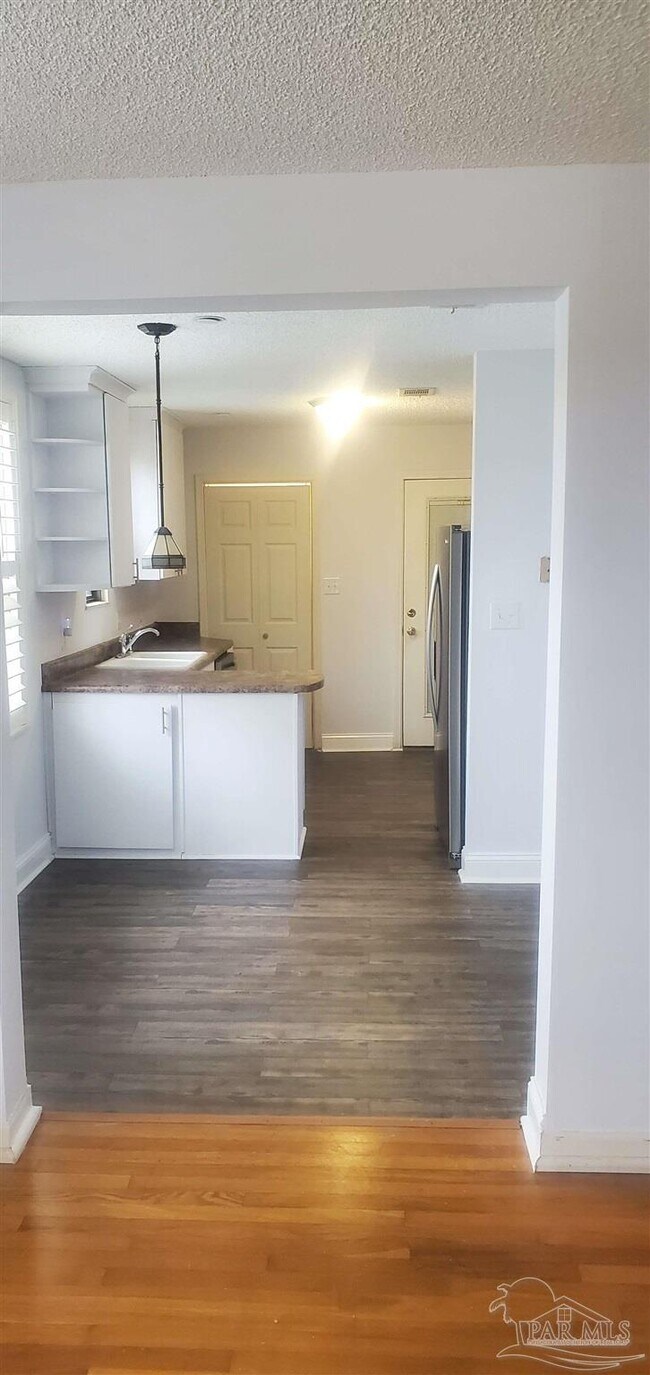 Building Photo - 2007 E Gadsden St