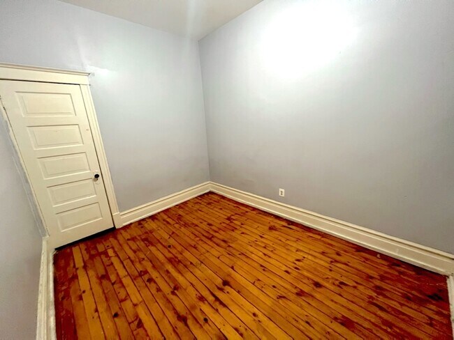 Building Photo - 4159 S Western Ave