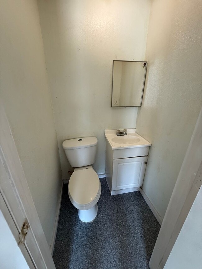 Building Photo - SECTION 8 and EDEN Accepted!! Newly Renova...