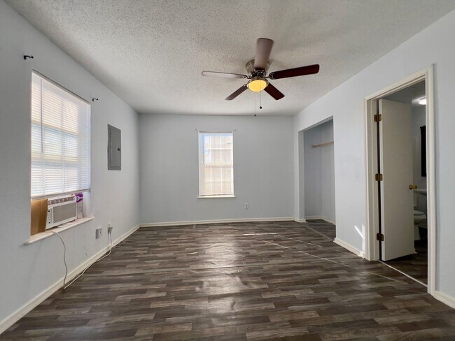 Building Photo - Charming Home in Levelland