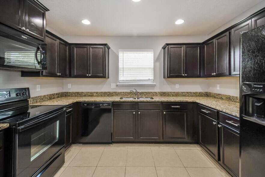 Building Photo - 3258 Hidden Meadows Ct