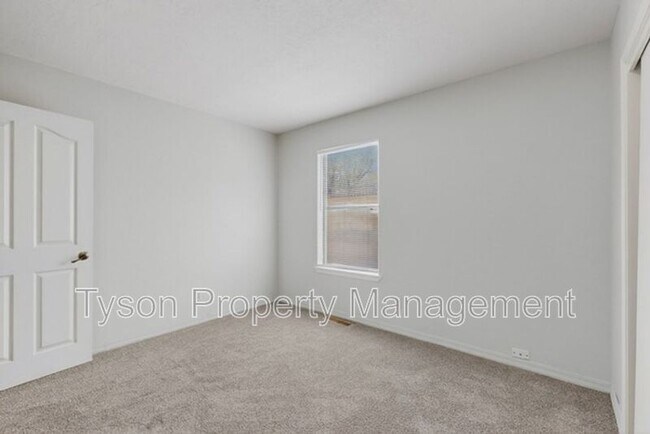 Building Photo - 9230 Osuna Pl NE