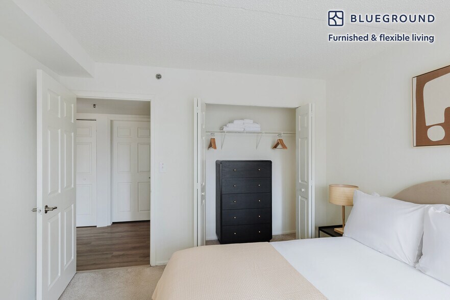 Building Photo - 444 Washington Blvd