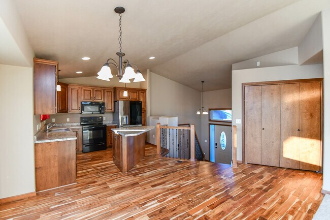 Building Photo - 5512 South Culbert Avenue