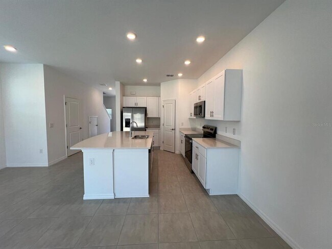 Building Photo - 2541 Penguin Blvd