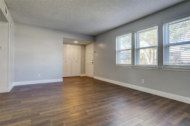 Building Photo - 10458 Hammerly Blvd