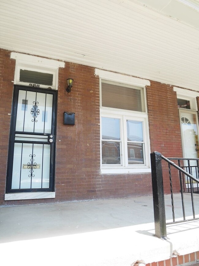 Building Photo - PRIME LOCATION! Charming 3-Bedroom Home Ne...