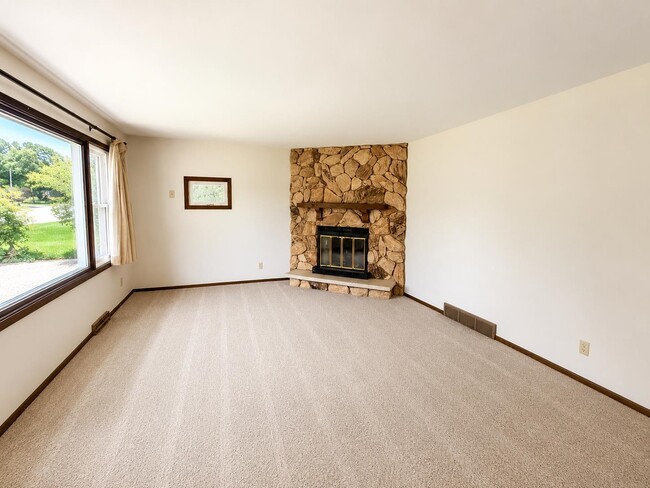Building Photo - 6504 Schneider Pl