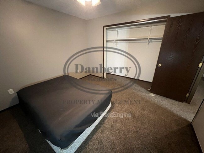 Building Photo - 315 Frazer St