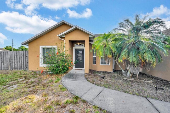 Building Photo - 214 SW Milburn Cir