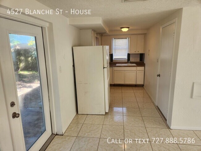 Building Photo - 4527 Blanche St