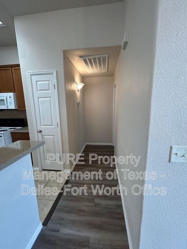 Building Photo - 625 Spanish Oak Ct