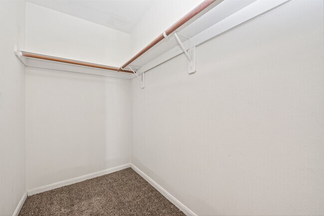 Building Photo - 15515 Waldron Cir