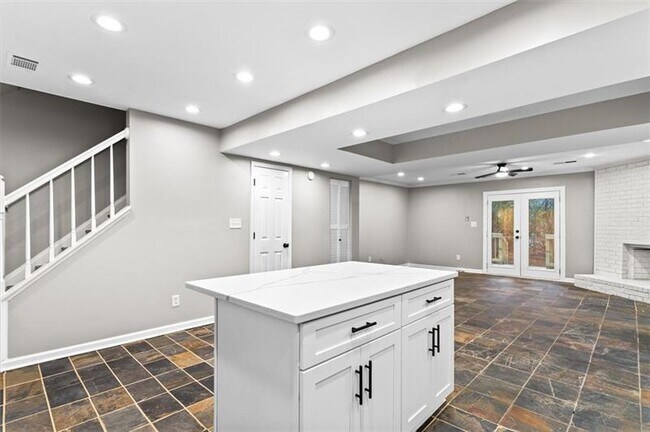 Building Photo - 1777 Twin Brooks Dr SE