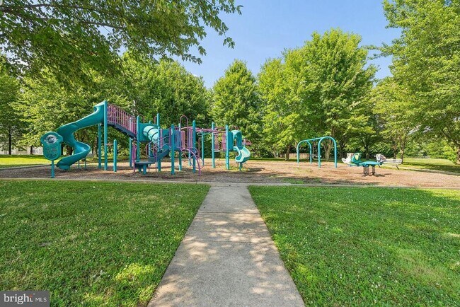 Building Photo - 519 Lothian Way