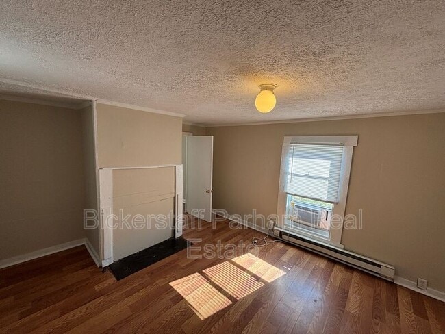 Building Photo - 118 13th Ave