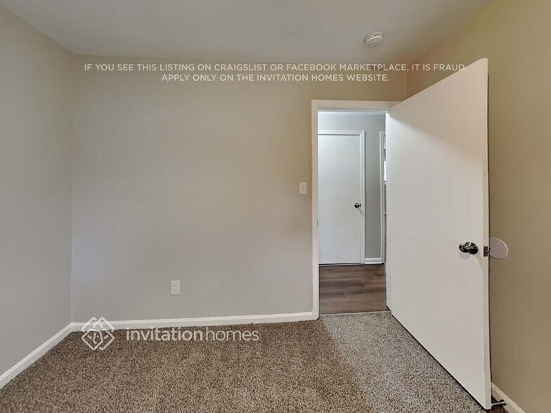 Building Photo - 2871 Knollview Dr