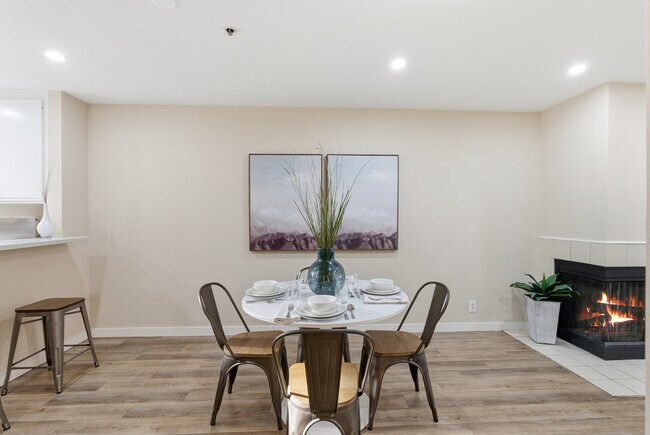 Building Photo - 153 California Ave