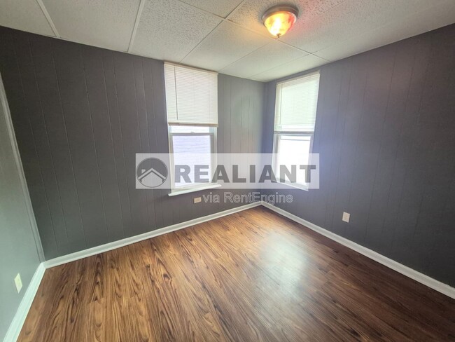 Building Photo - 1704 Madison Ave